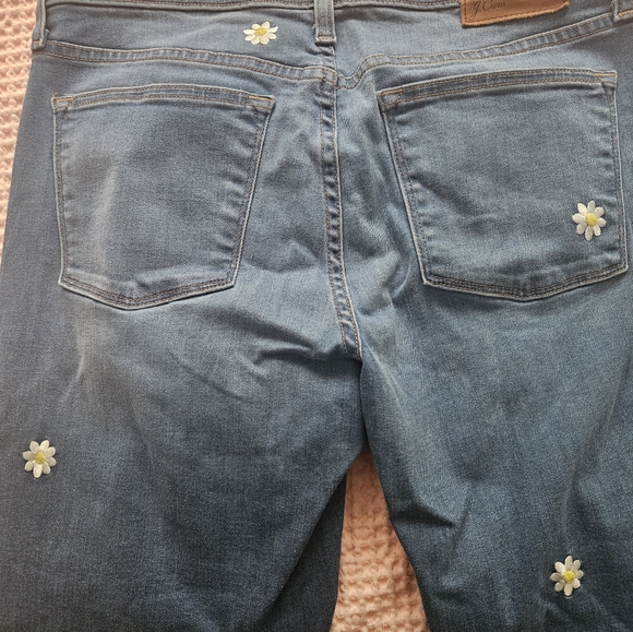 Unique J. Crew daisy embroidered jeans 29T - Picture 3 of 5